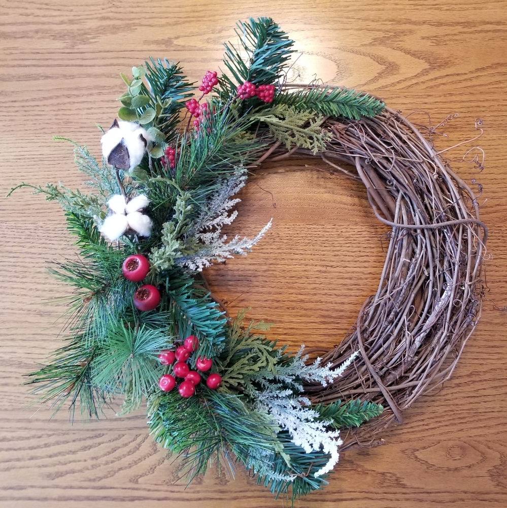 Homemade Farmhouse Old Christmas style wreath - Picture 1 of 2